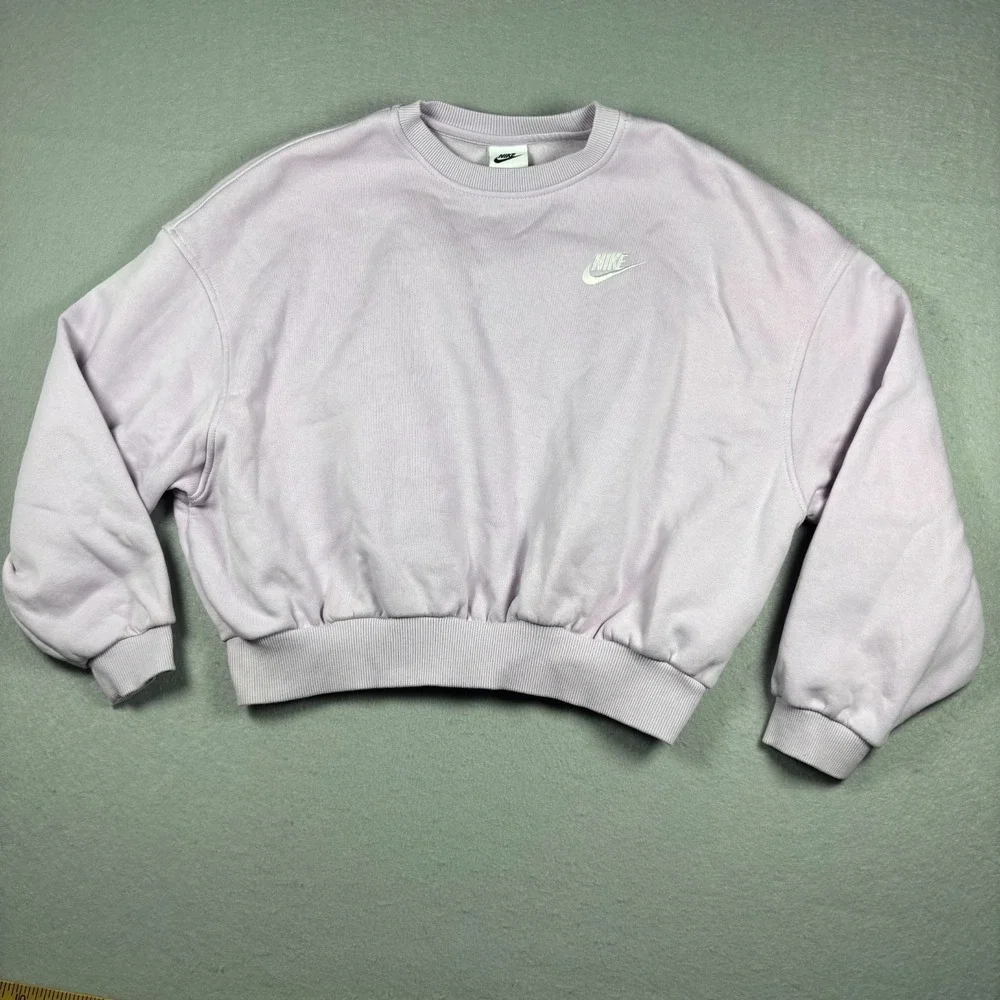 Nike Sportswear Club Fleece Girls Large Crew Neck Sweatshirt FZ9244-537 Lavender